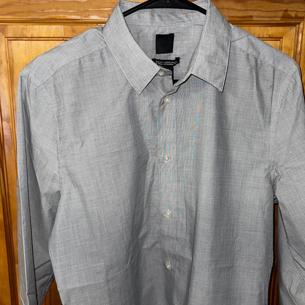 NWT H&M slim fit button down size medium